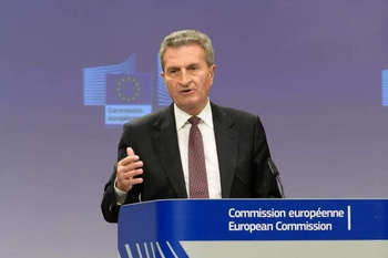 Oettinger - © European Union, 2018/Source: EC - Audiovisual Service/Photo: Georges Boulougouris