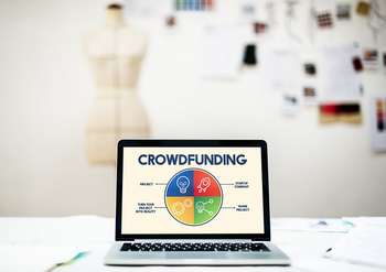 Crowdfunding - Photo credit: Rawpixel Ltd