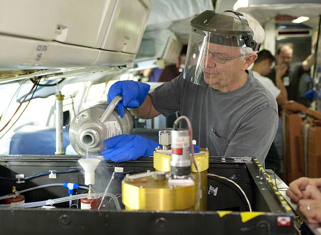  NASA Langley Research Center researcher Glen Sachse pours liquid nitrogen in a dewar 