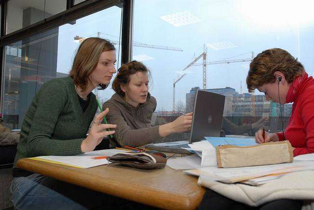 Women at work - foto di VIC CVUT