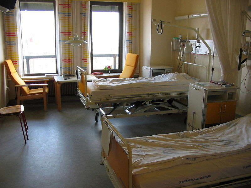 Hospital room - foto di Tomasz Sienicki